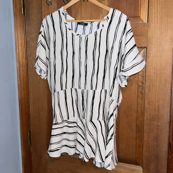 FASHION TOP - Picture 1 of 2